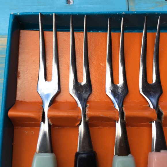 Vintage Appetizer / Cocktail Forks - Picture 2 of 4